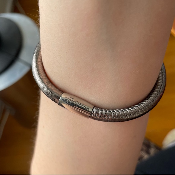 Brighton magnetic closure bracelet - Picture 6 of 7